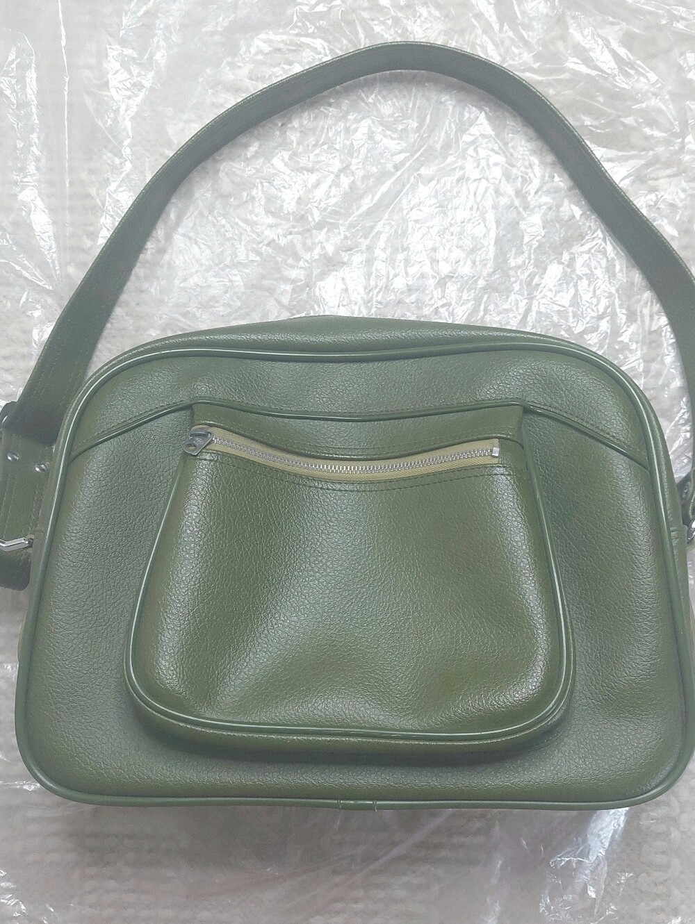 Vintage American Tourister Escort Green Shoulder Carry On Travel Bag!